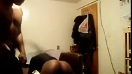 大胸部的女人猛拉振動器帽