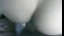 黑色絲襪的可愛寶貝亂搞丈夫，並採取暨在嘴裡