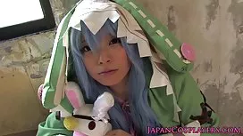 我把手指放在陰部，然後她就完蛋了