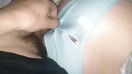 熱的chloe讓她的手指在她的洞裡性交