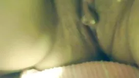 纖細的女孩來到這個男孩做生意