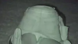 繼父因為期末考試失敗而懲罰女孩