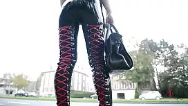 性感的金發女郎咂她的屁股和糟透了