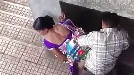 脫衣舞和強烈的黑髮高潮