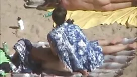 婦女在俄羅斯浴室裸體沐浴