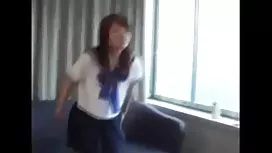 俄羅斯男孩otperdolil甲殼動物18歲的女孩